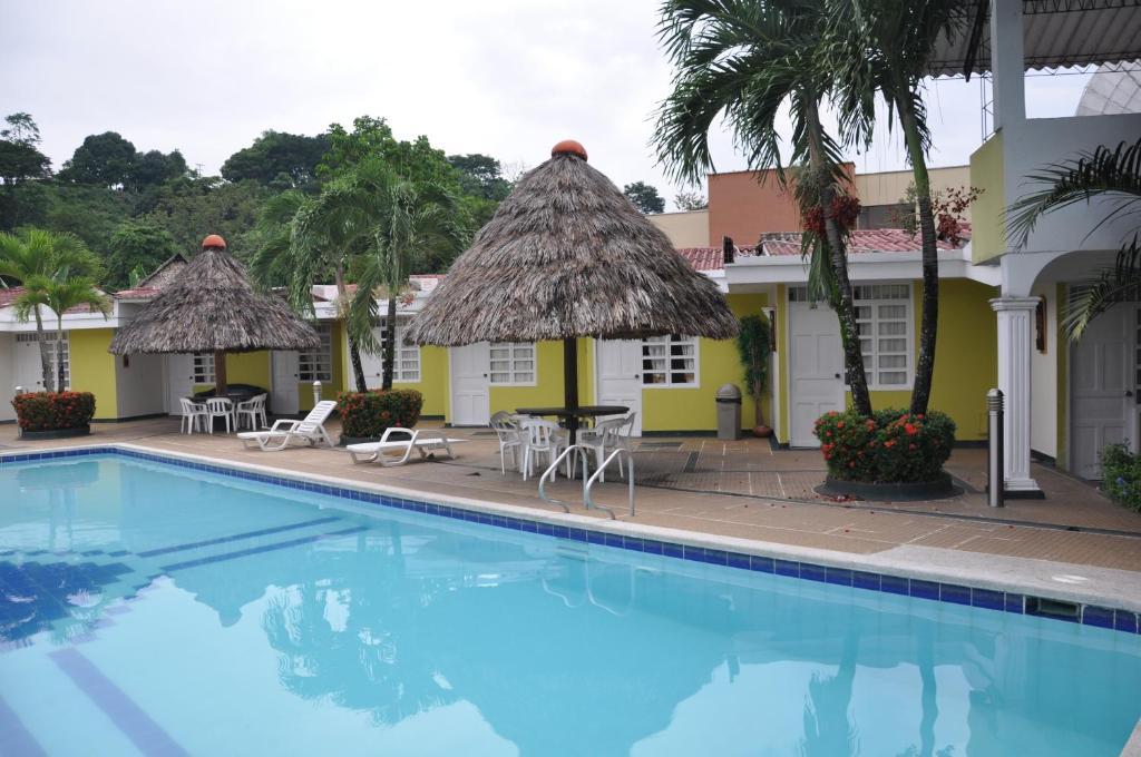 Santa Barbara Hotel Country Вилавиченцио Екстериор снимка