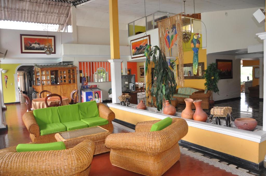 Santa Barbara Hotel Country Вилавиченцио Екстериор снимка