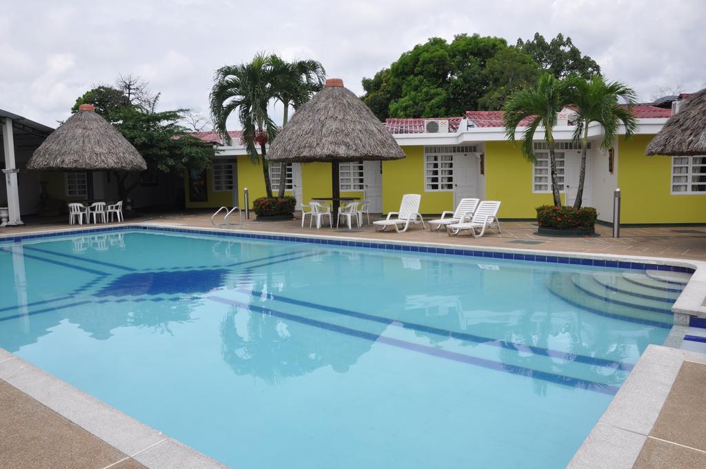 Santa Barbara Hotel Country Вилавиченцио Екстериор снимка