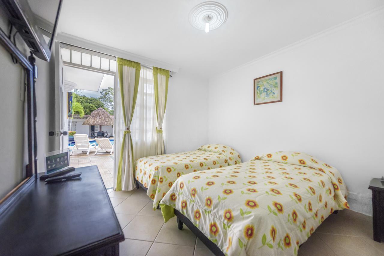 Santa Barbara Hotel Country Вилавиченцио Екстериор снимка