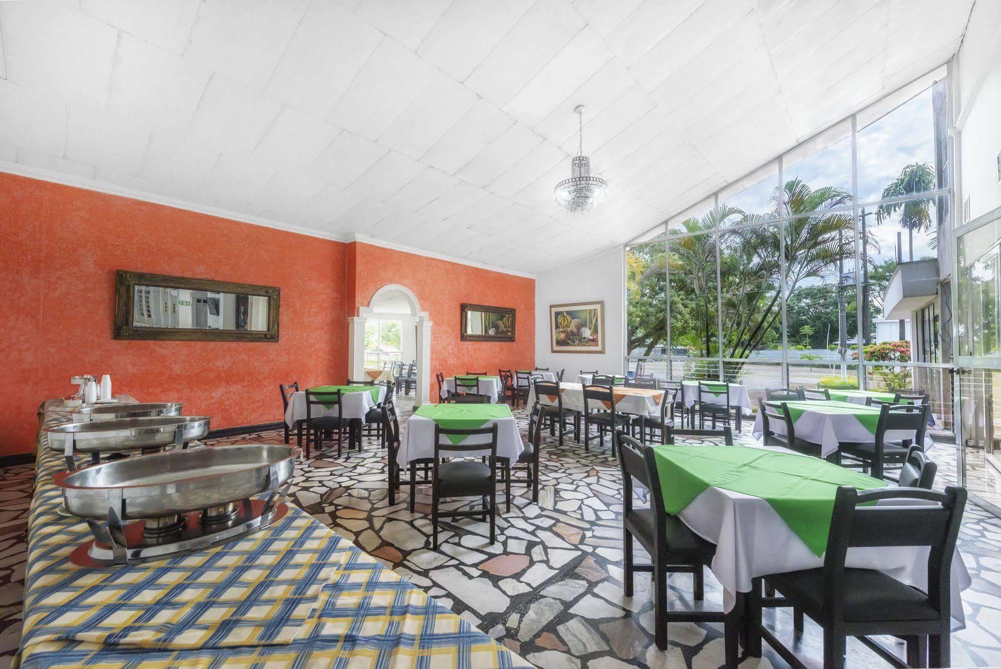 Santa Barbara Hotel Country Вилавиченцио Екстериор снимка